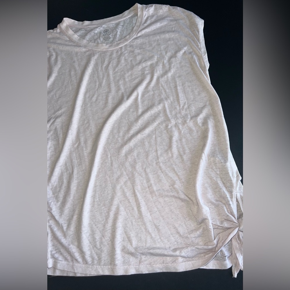 GAIAM Light Pink Burnout side knot Tee Size Medium EUC